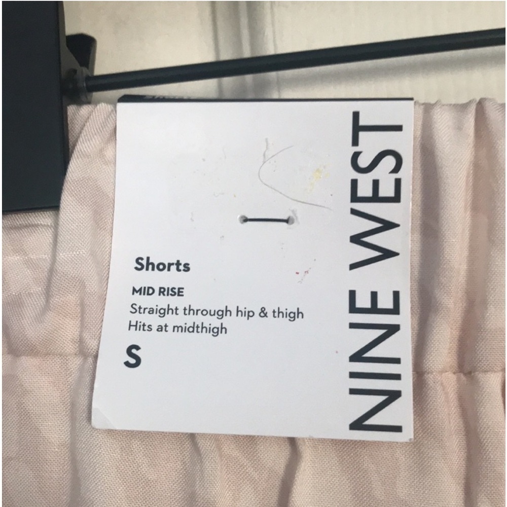 NWT Nine West Women’s Mid-Rise Pull On Soft Lightweight Shorts (Zebra Print) - Picture 3 of 8